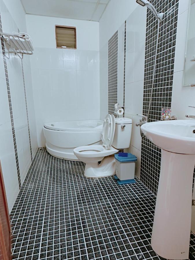 Truc Hoang Ha Hotel Κον Τουμ Εξωτερικό φωτογραφία
