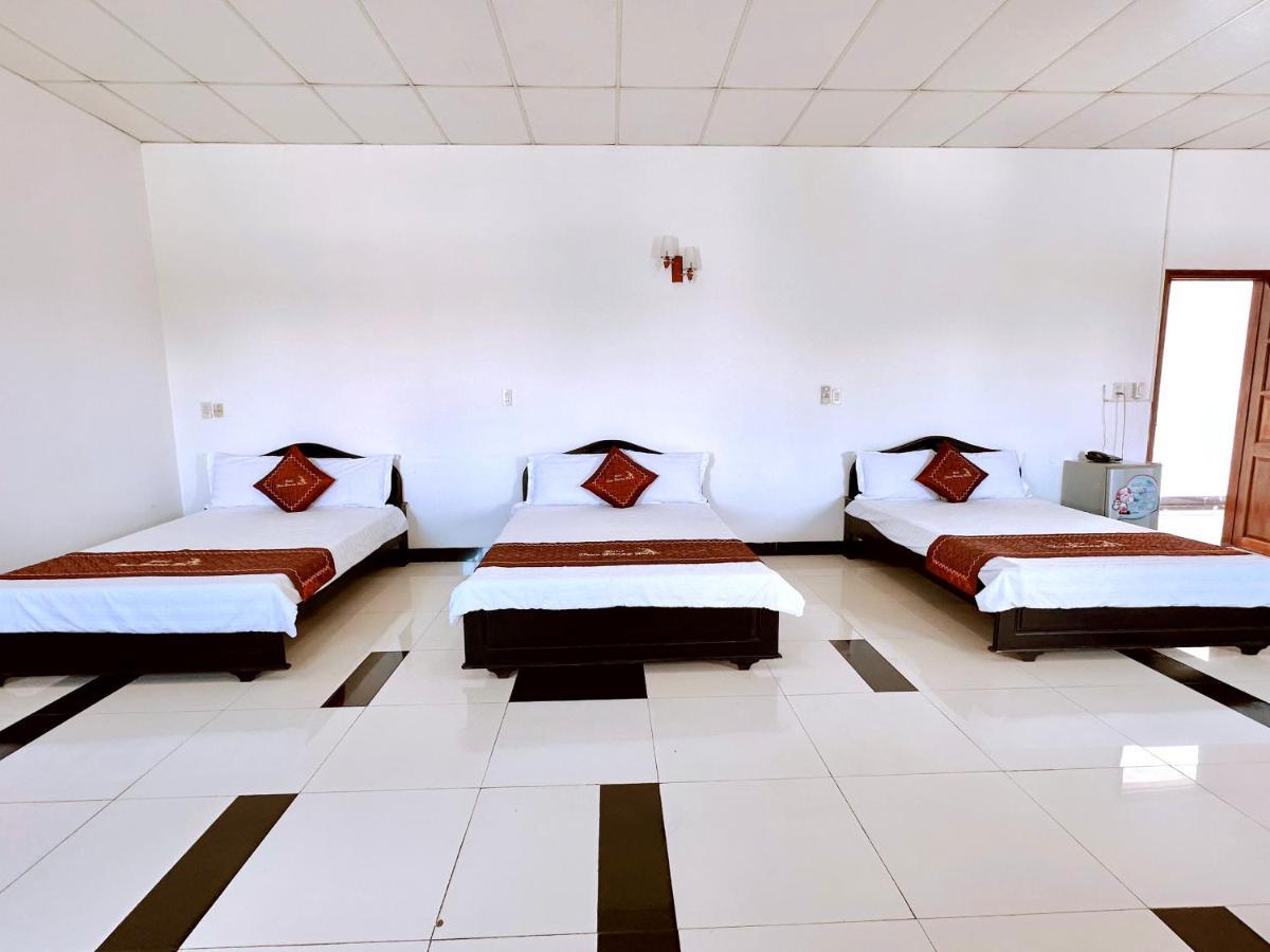 Truc Hoang Ha Hotel Κον Τουμ Εξωτερικό φωτογραφία