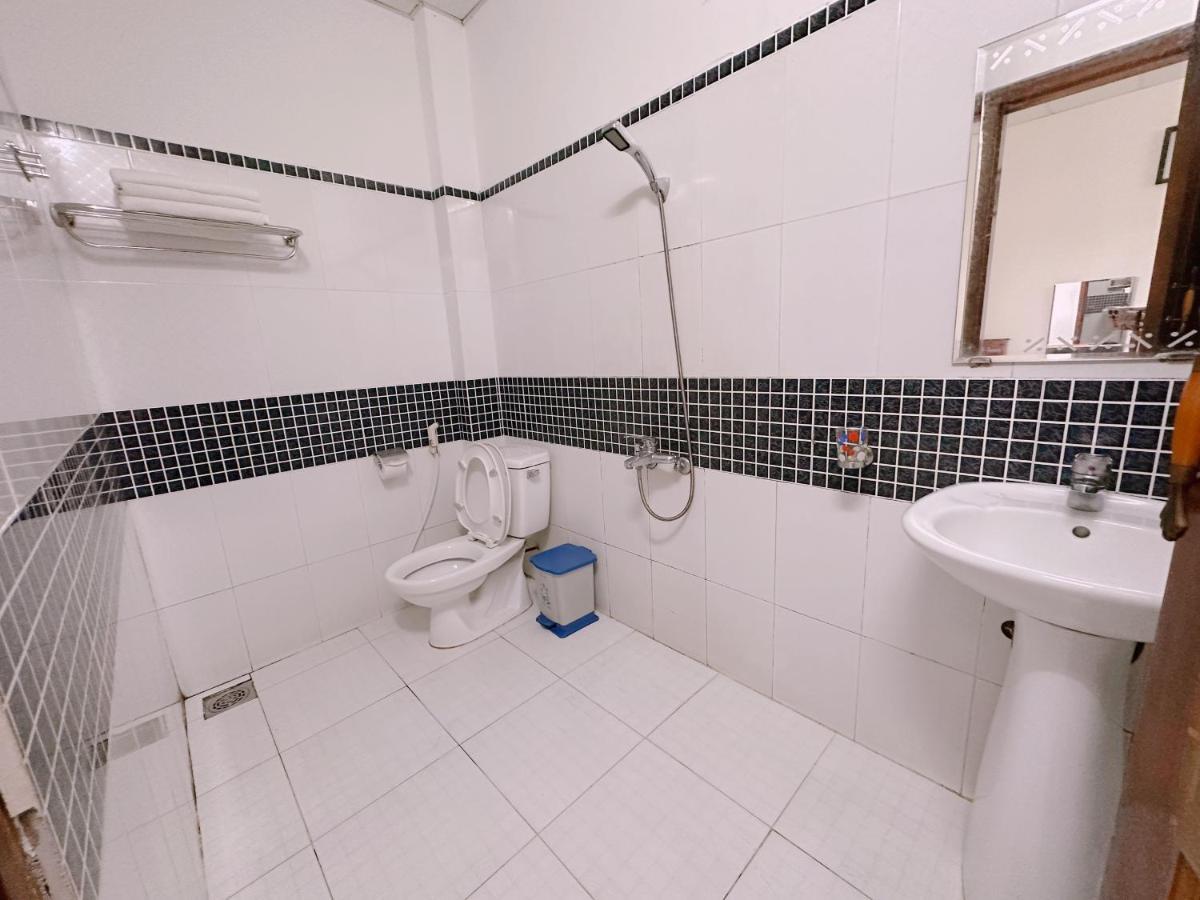 Truc Hoang Ha Hotel Κον Τουμ Εξωτερικό φωτογραφία