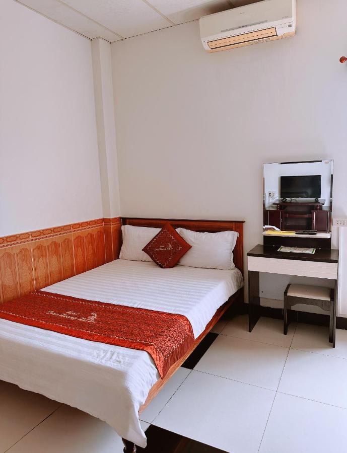 Truc Hoang Ha Hotel Κον Τουμ Εξωτερικό φωτογραφία