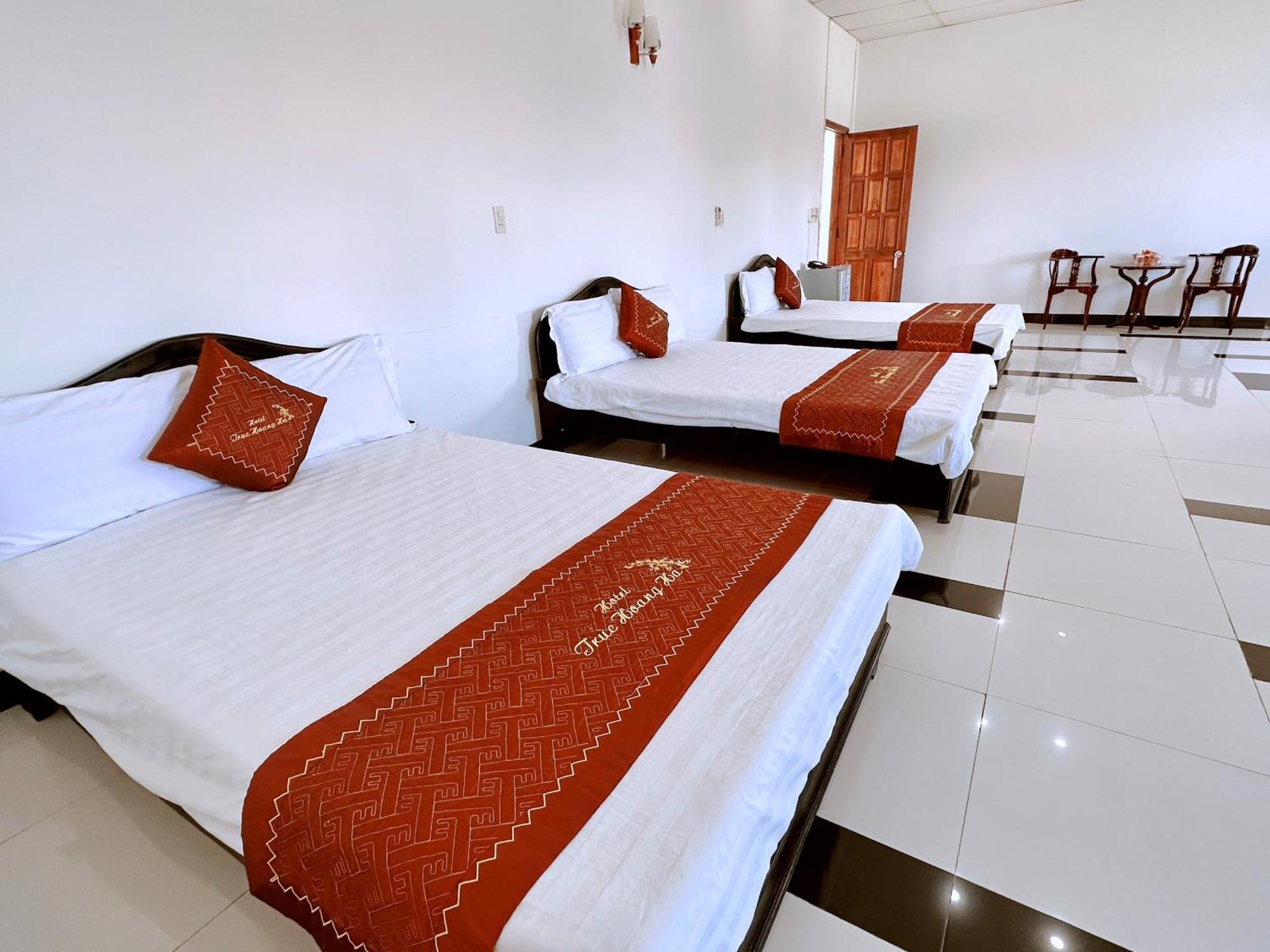 Truc Hoang Ha Hotel Κον Τουμ Εξωτερικό φωτογραφία
