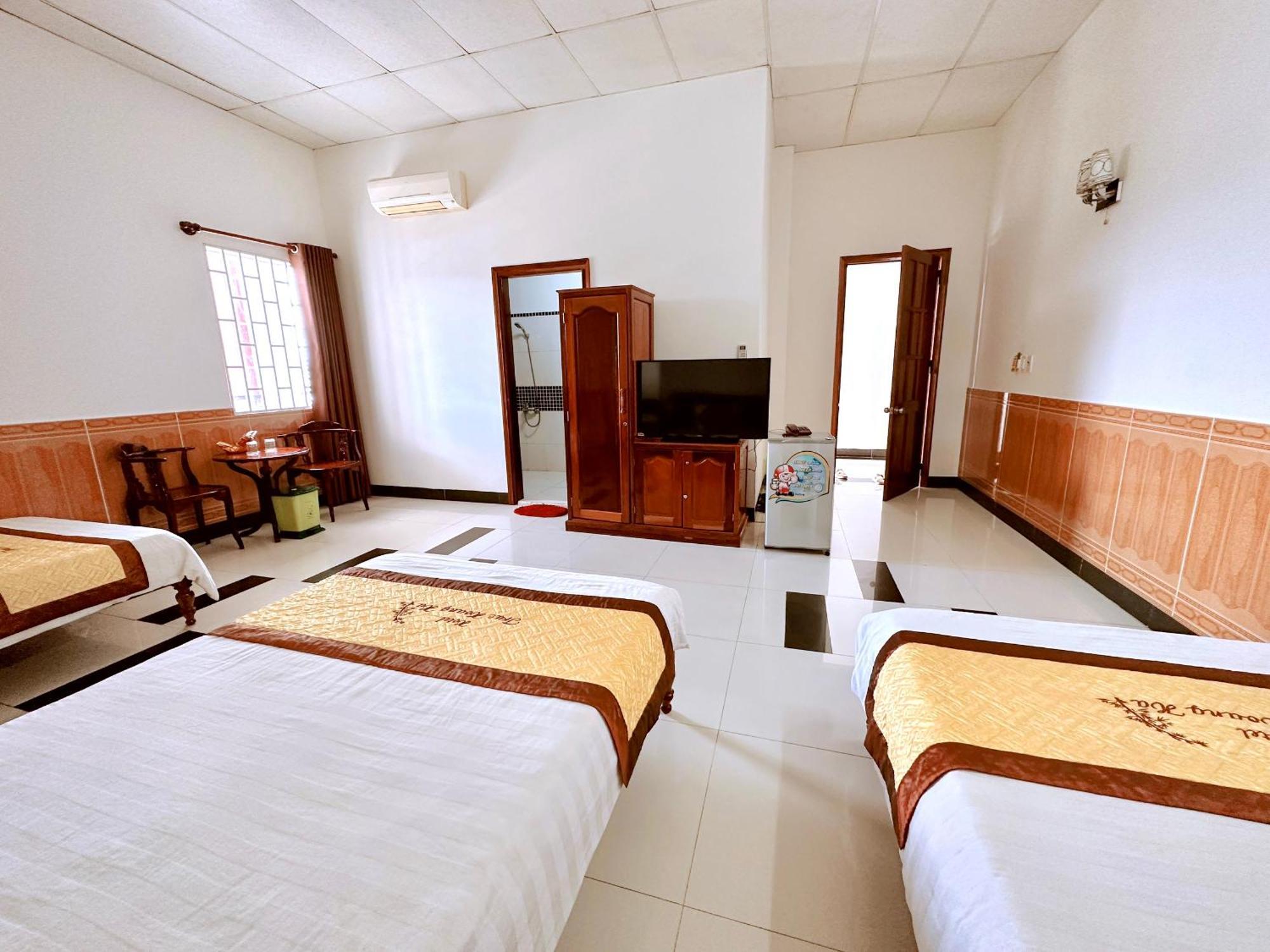 Truc Hoang Ha Hotel Κον Τουμ Εξωτερικό φωτογραφία
