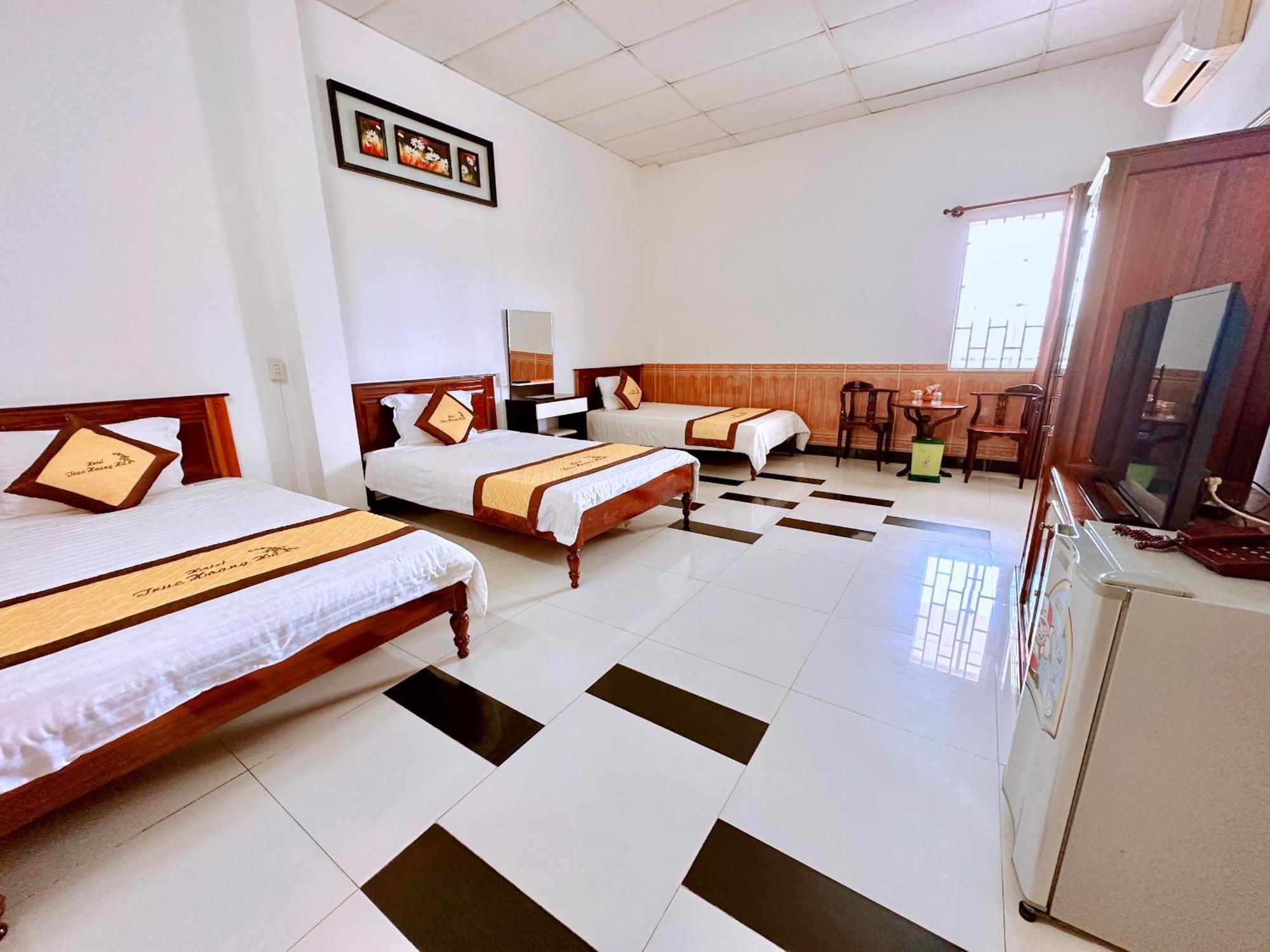 Truc Hoang Ha Hotel Κον Τουμ Εξωτερικό φωτογραφία