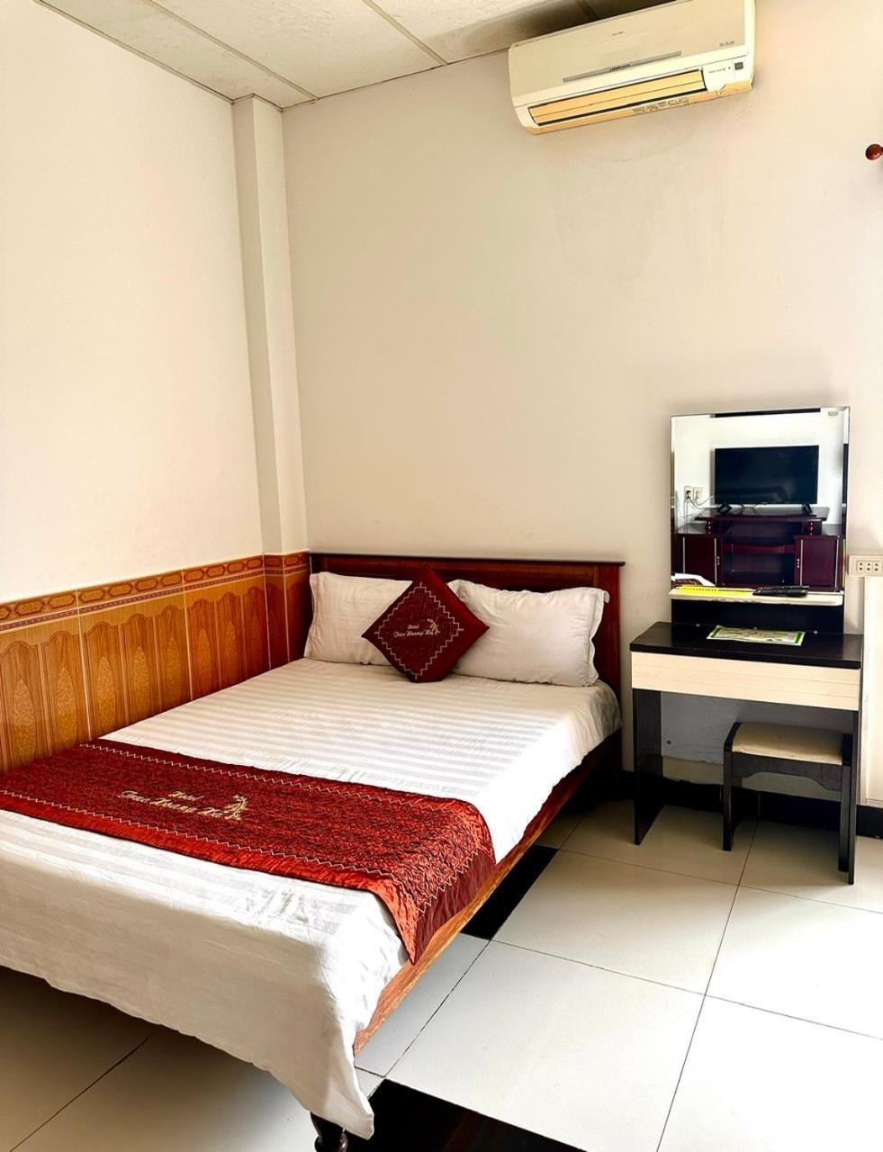 Truc Hoang Ha Hotel Κον Τουμ Εξωτερικό φωτογραφία